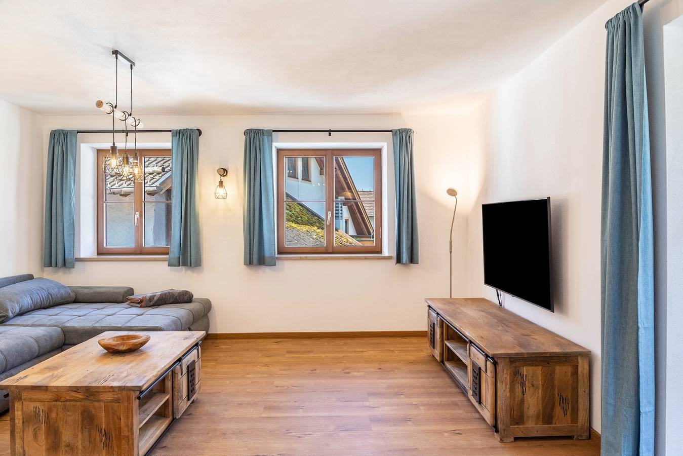 Apartamento entero, Apartamento 'Josef' con vistas a la montaña, jardín compartido y Wi-Fi in Garmisch-Partenkirchen, Alpes Bávaros