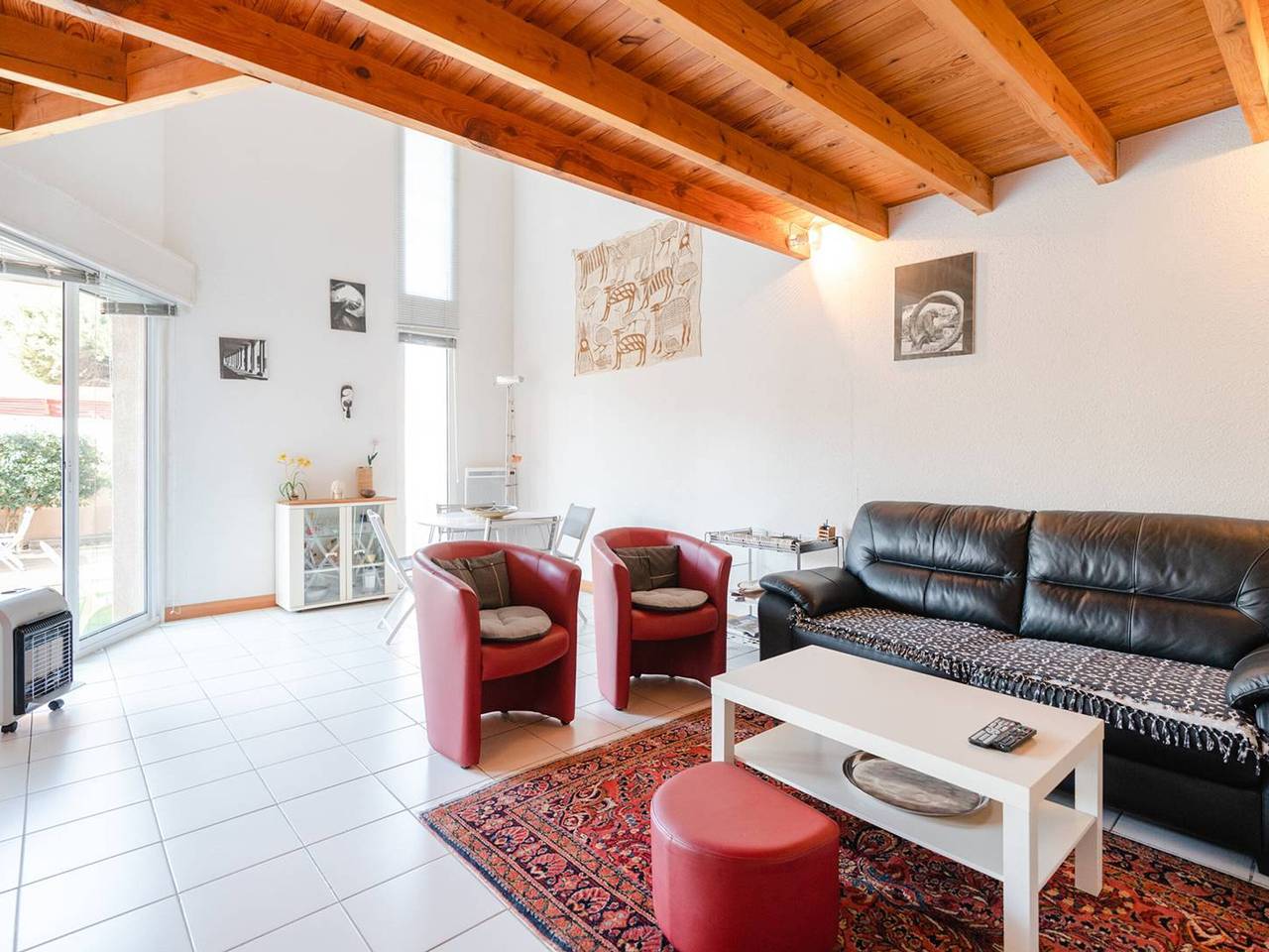 Spacious Family Villa in Gruissan with Garden, A/C, Near Beaches & Activities, Sleeps 8 in Gruissan (Ville), Gruissan
