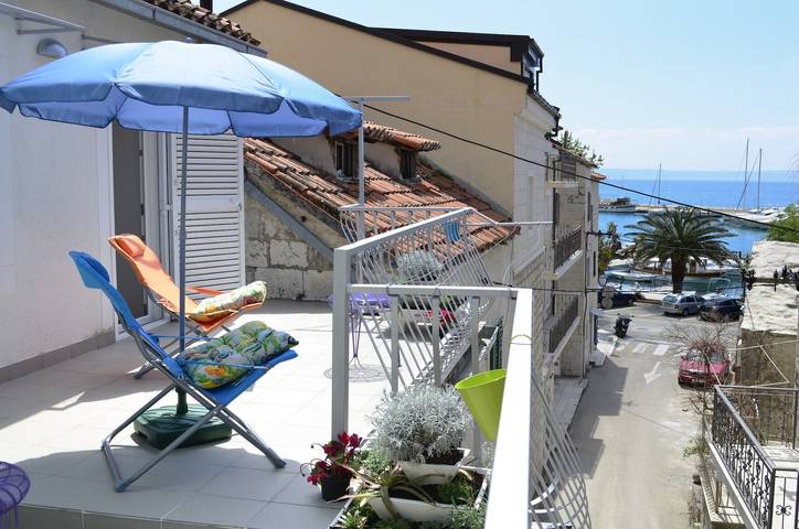 Dom dla 8 osób, z Balkon/ taras w Baška Voda