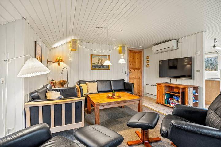 Klassisches Ferienhaus in Bork Havn mit Sauna und Whirlpool in Bork Havn, Ringkøbing Fjord