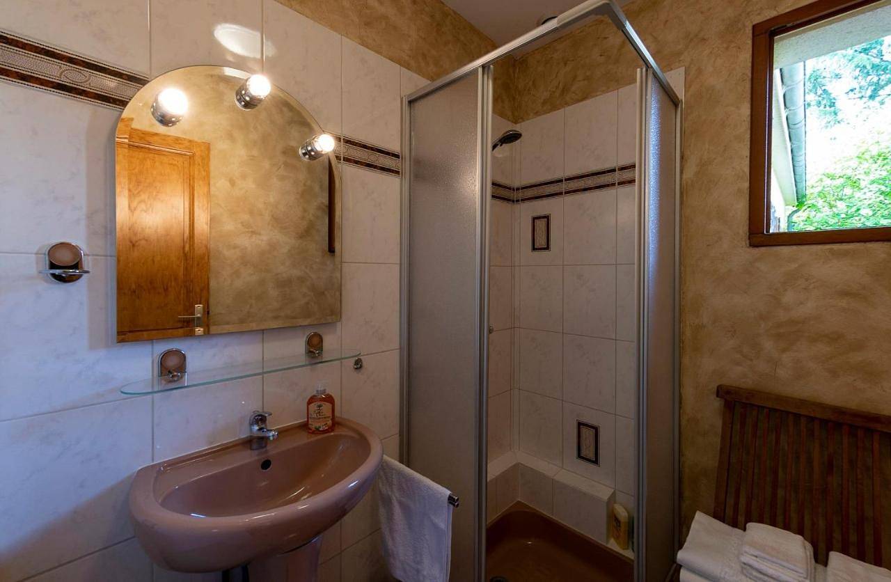 Large Double Room in Rambouillet, Yvelines