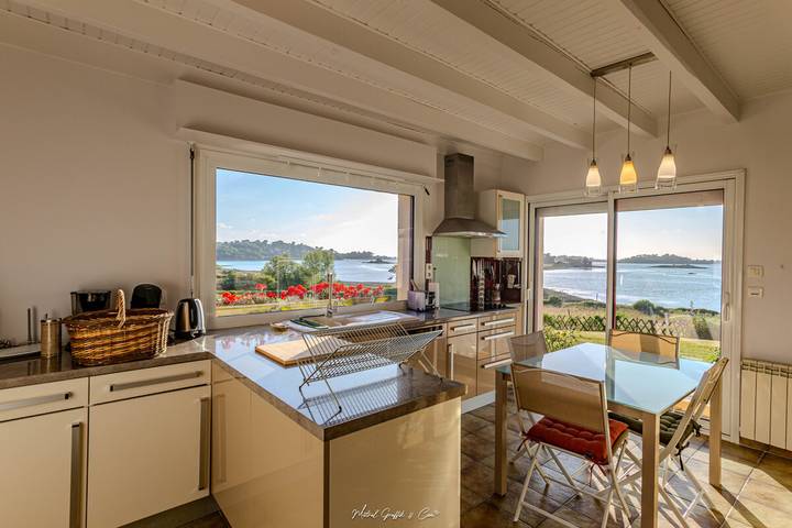 Location de vacances pour 7 personnes, avec jardin et terrasse dans Buguélès - 2