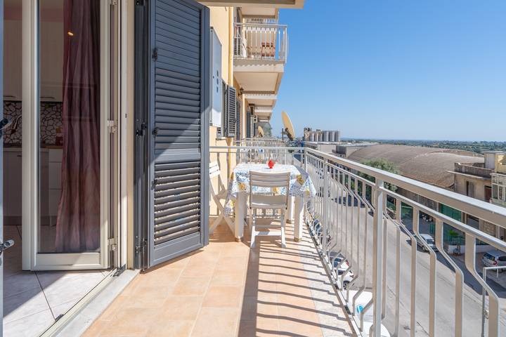 Appartement entier, Appartement "A Casa Mia" avec vue sur la mer, Wi-Fi et climatisation in Floridia, Province de Syracuse