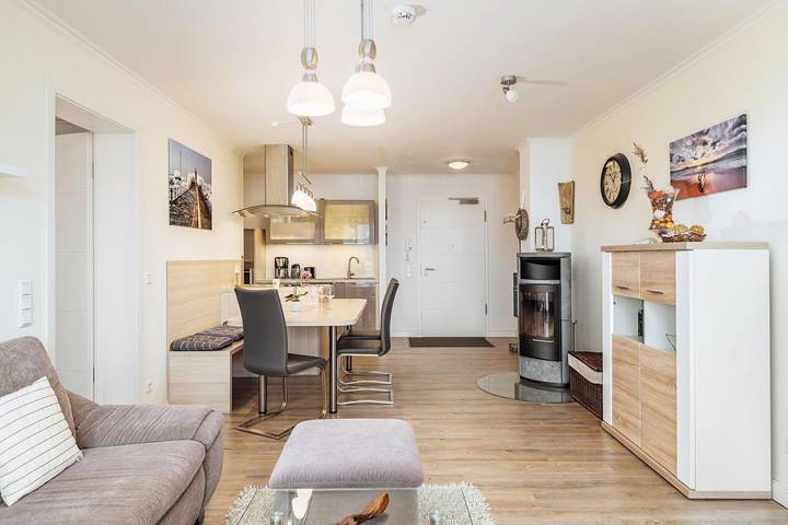 Ganze Wohnung, Villa Strandvogt - mit Meerblick, Balkon und moderner Ausstattung in Börgerende, Börgerende-Rethwisch