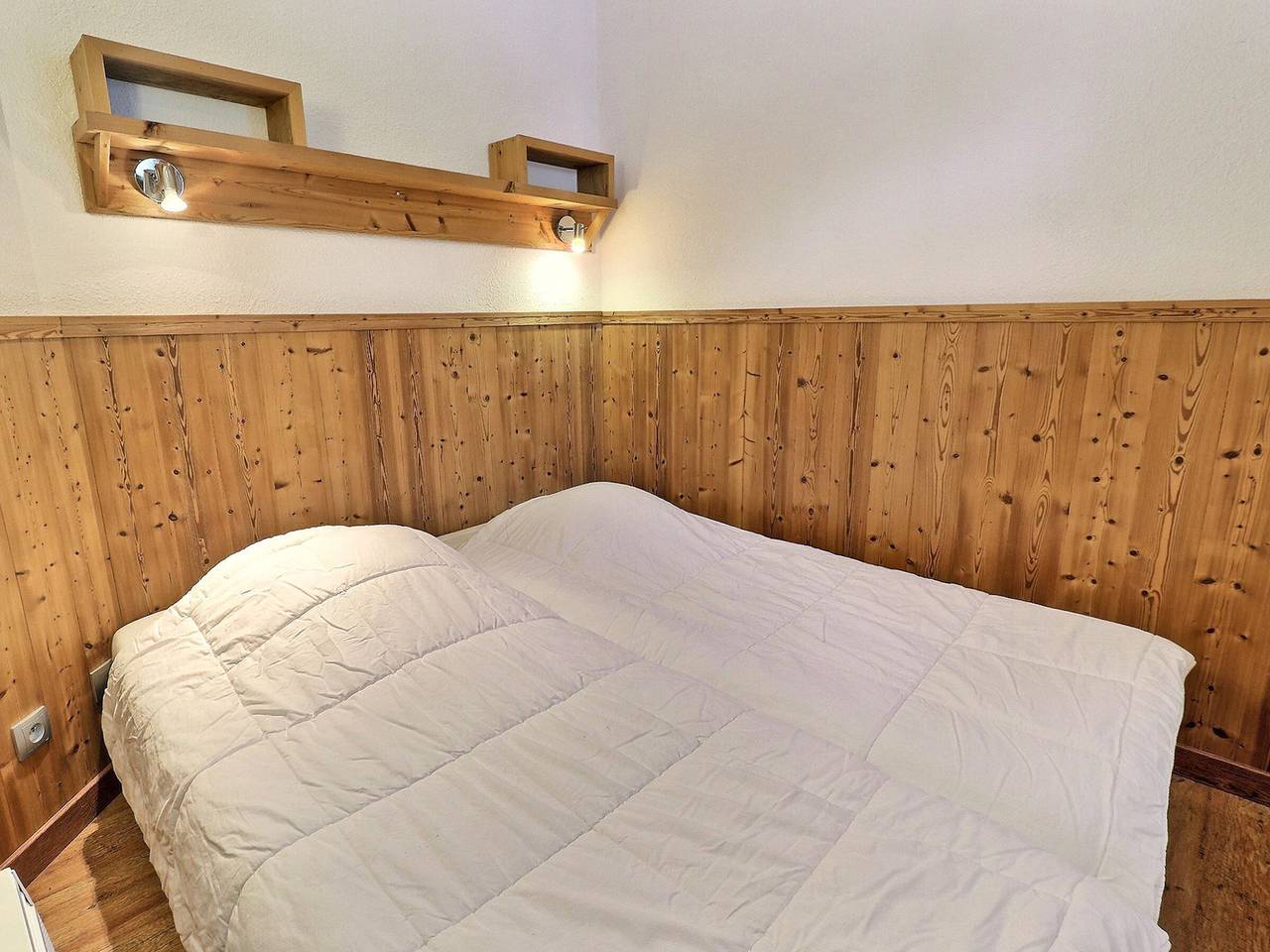 Ganze Wohnung, La Tania - Gemütliche 2-Zimmer-Wohnung für 4 Personen, Ski-in/Ski-out, 6. Stock, Balkon in La Tania, La Perrière