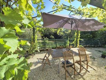 Gîte pour 4 personnes, avec jardin et terrasse à La Verrie