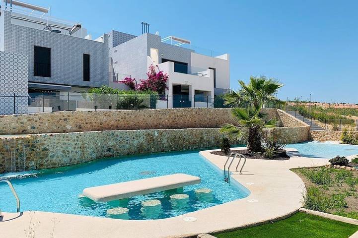 Apartamento de vacaciones para 6 personas, con jardín y terraza además de piscina para niños y piscina - 1