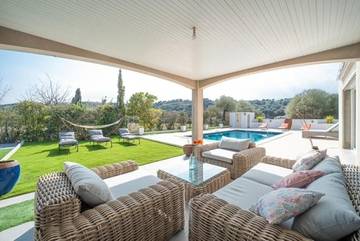 Cottage pour 14 personnes, avec piscine ainsi que terrasse et vue à Vivès