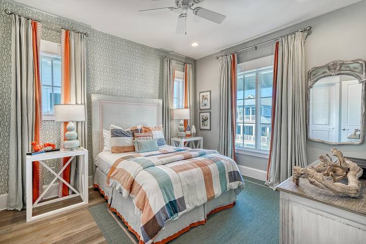 Vacation rental for 14 people, with pool and balcony in Inlet Beach