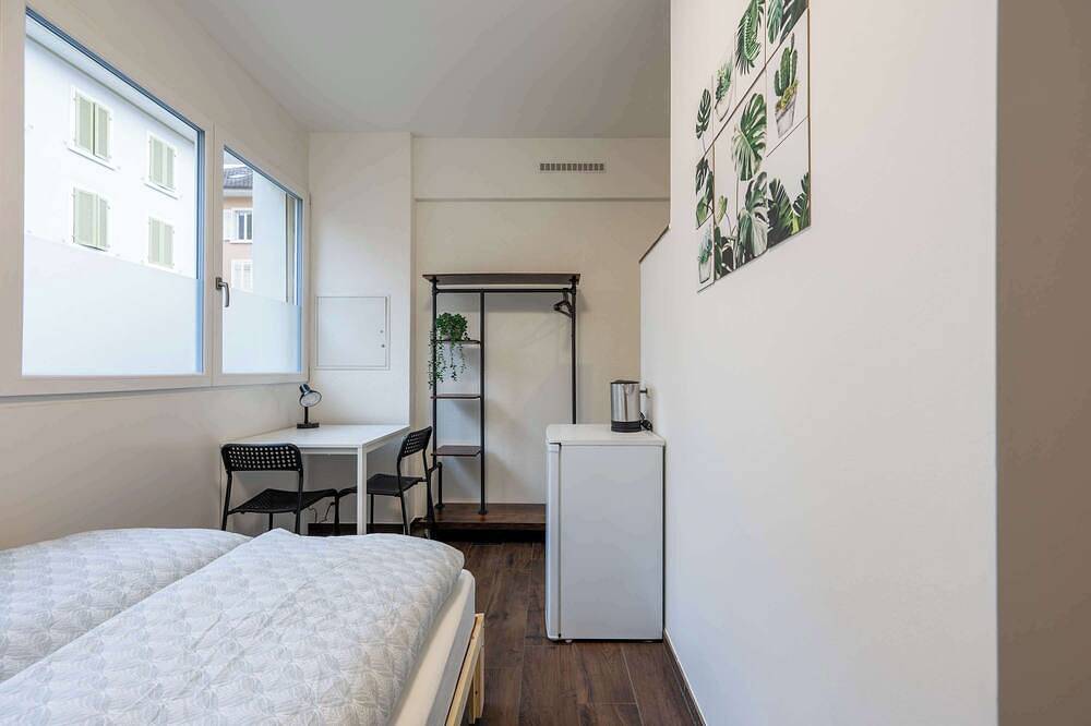Entire apartment, Lucerne Bright Double Room by Mount Pilatus in Kriens, Lake Lucerne