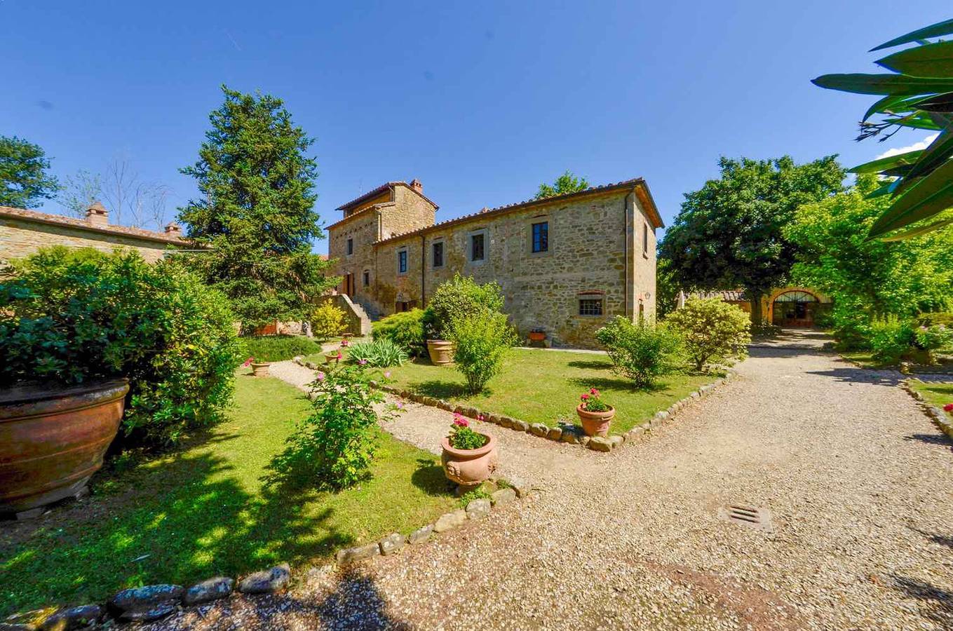 Geheel vakantieappartement, Vakantiewoning met buitenzwembad en Wifi  in Cegliolo, Provincie Arezzo