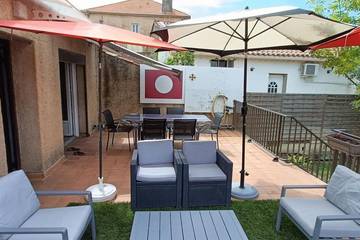 Gîte pour 4 personnes, avec jardin ainsi que piscine et terrasse à Puisserguier