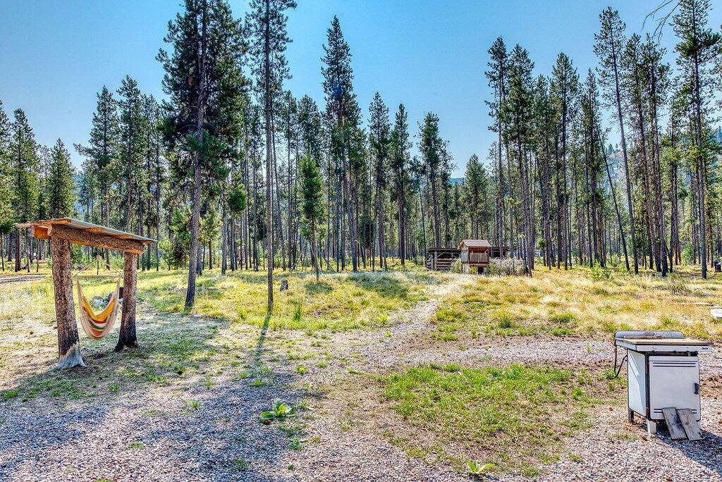 Sula Mountain Retreat with Hot Tub and Fun-filled Shop in Ravalli County