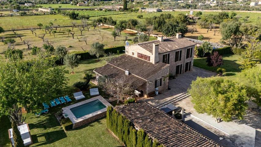 Villa für 8 Personen, mit Whirlpool und Terrasse sowie Pool und Ausblick in Binissalem
