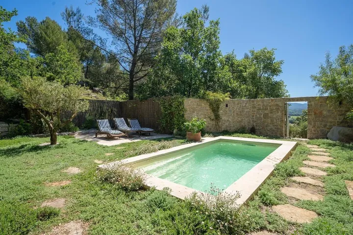 Villa for 6 people, with pool and garden as well as balcony and view - 1
