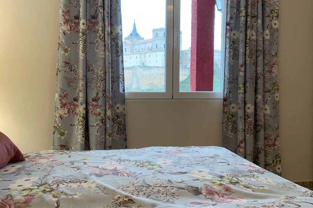 Casa Senda de los Lobos con Vistas al Monasterio de Uclés in Uclés, Cuenca Province