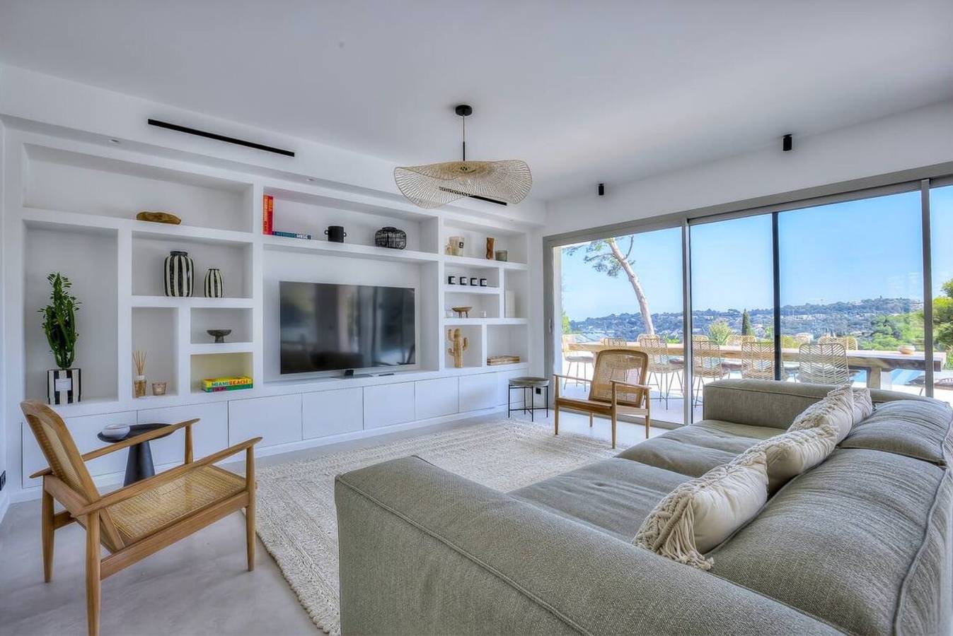 Villa « Éden Privé, Piscine, 12 min Cannes » avec vue montagne, Wi-Fi et climatisation in Vallauris, Côte méditerranéenne (France)
