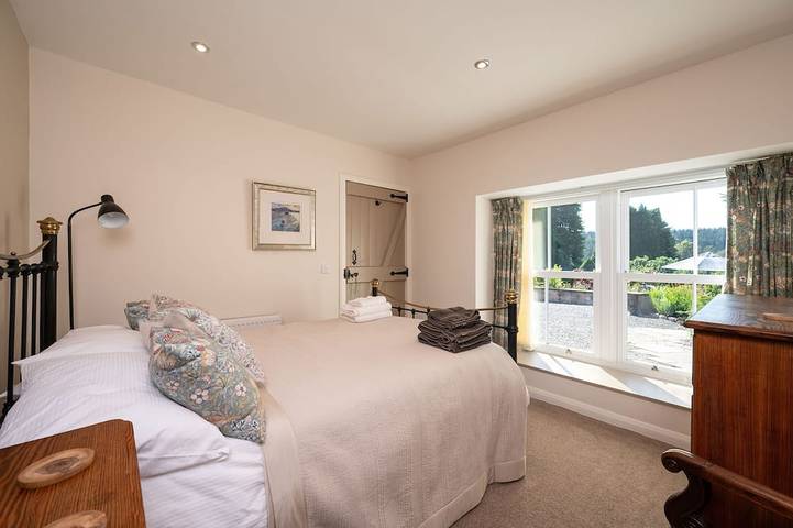 Charming Fully Refurbished Garden Cottage in Dumfries und Galloway