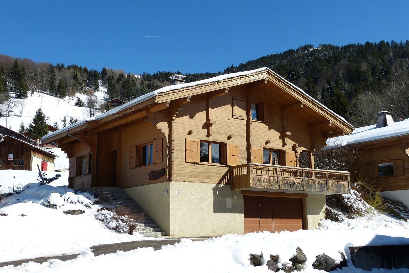 Chalet für 9 Personen mit Balkon/Terrasse in La Clusaz, Annecy und Umgebung