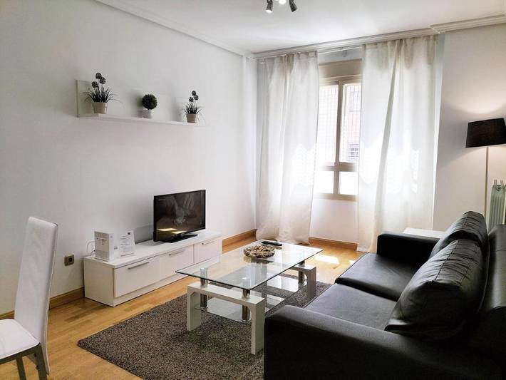 Ferienwohnung für 2 Personen, mit Terrasse und Pool sowie Ausblick - 1