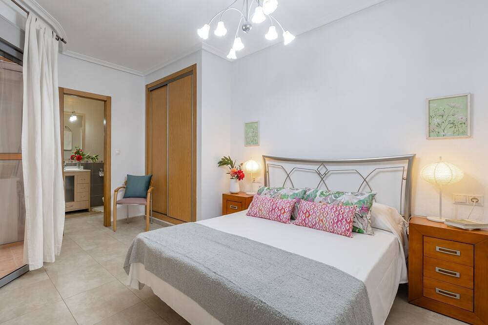 Ganze Wohnung, Enjoy life in our apartment. Wifi & Parking in Portico Mediterraneo, Guardamar del Segura