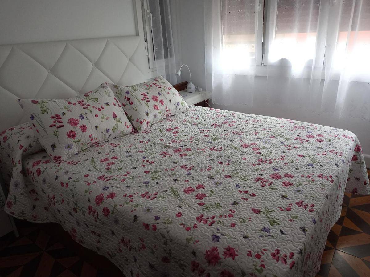 Apartamento vacacional entero, Double Room in Vitoria-Gasteiz, Cordillera Cantábrica