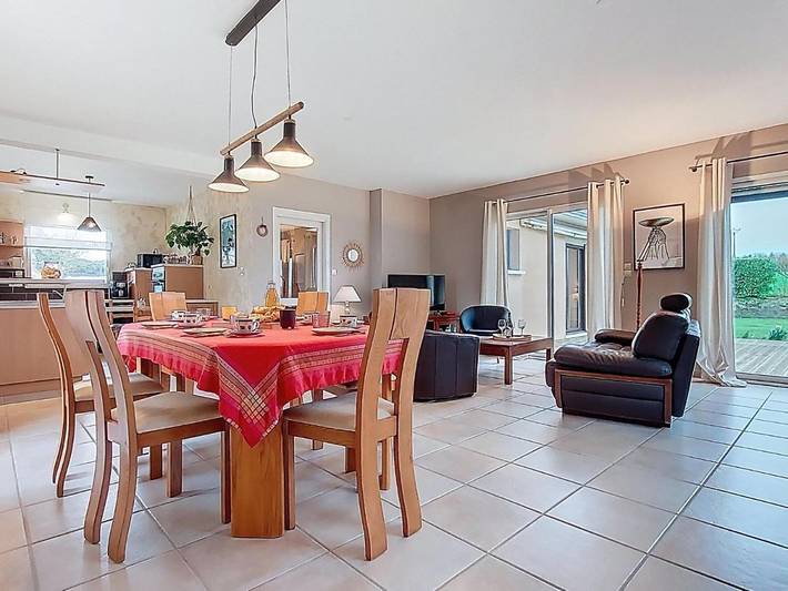 Location de vacances pour 6 personnes, avec terrasse et jardin à Saint-Méen - 2