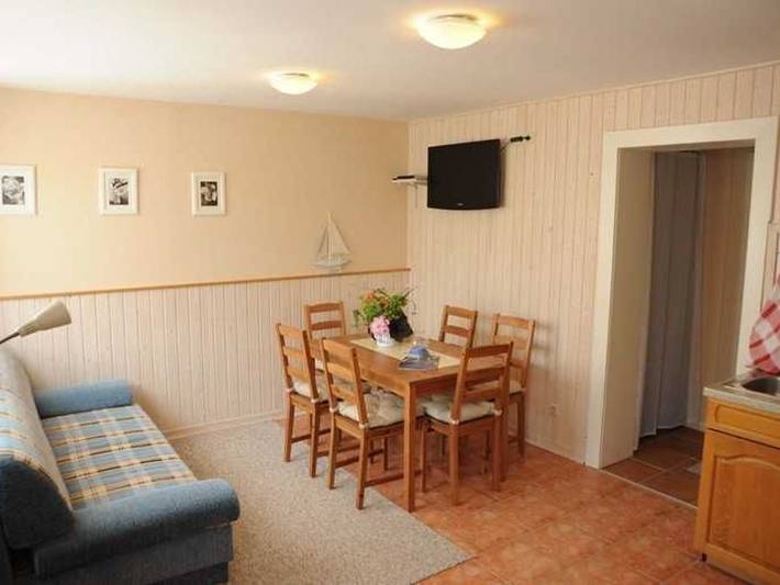 Ferienhaus für 5 Personen, mit Terrasse und Garten sowie Sauna in Ueckermünde - 2