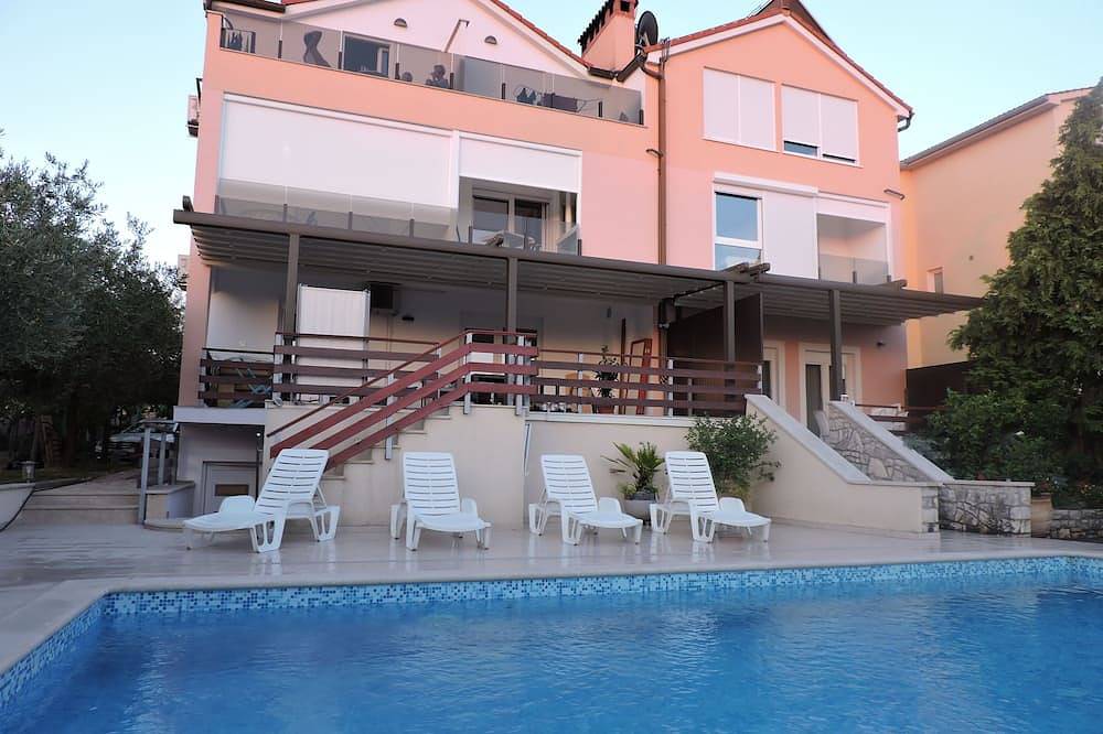 Appartamento vacanze a Peroj a partire da 101€ a notte