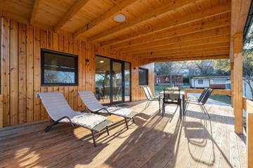 Bungalow für 4 Personen, mit Garten und Terrasse sowie Pool, mit Haustier in Zadar