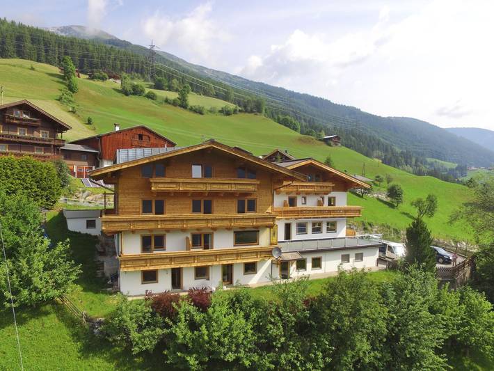 Ferienhaus für 50 Personen, mit Balkon und Terrasse sowie Garten und Sauna in Wald im Pinzgau - 2