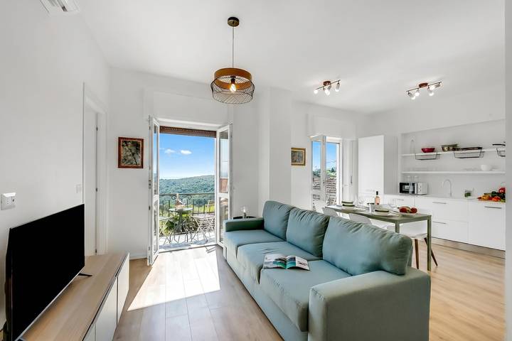 Ferienwohnung für 7 Personen, mit Balkon und Kinderpool sowie Seeblick in Comune di Stresa