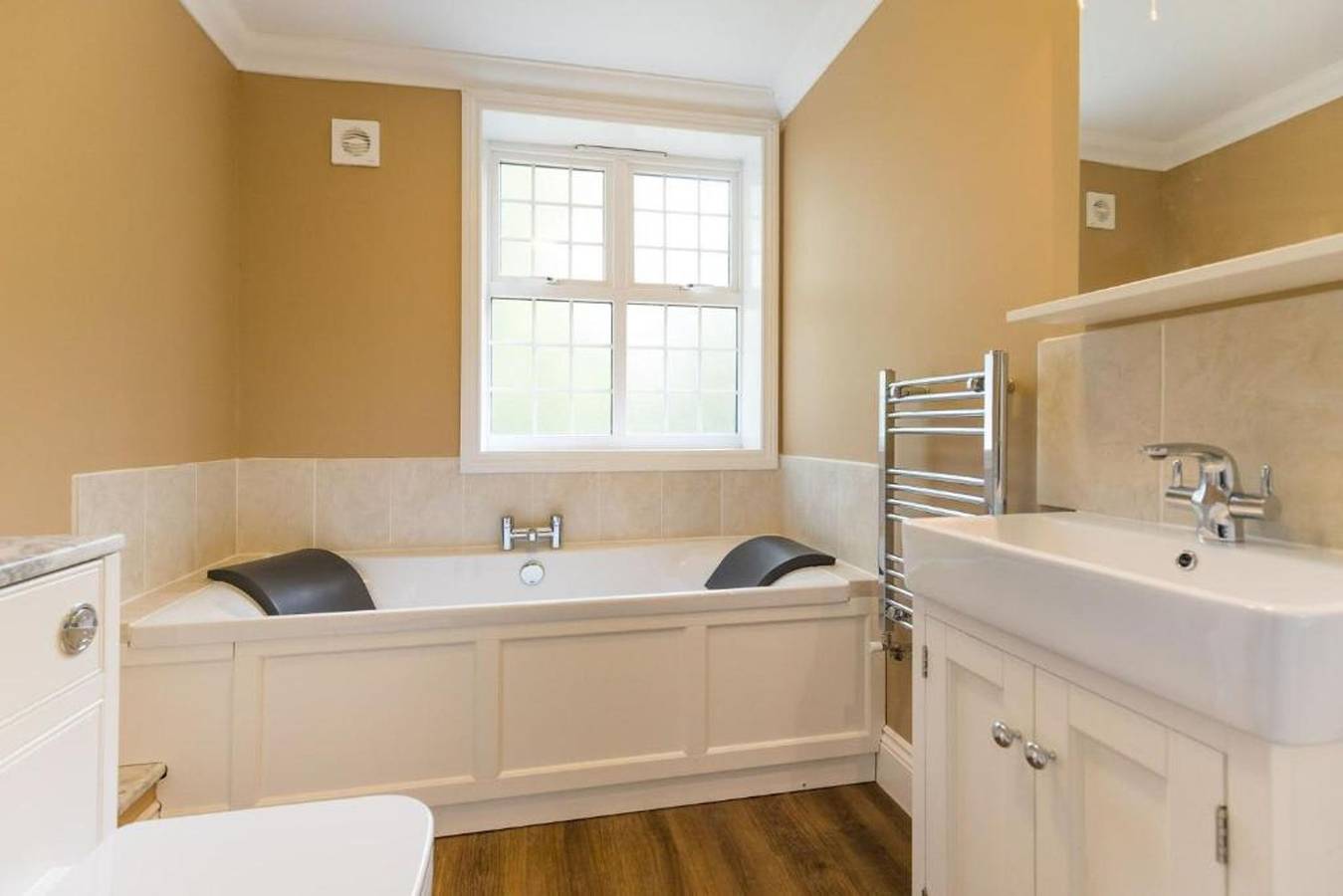 Entire apartment, Host Stay Redwings Sanctuary Rooms in Fritton and Saint Olaves, Great Yarmouth