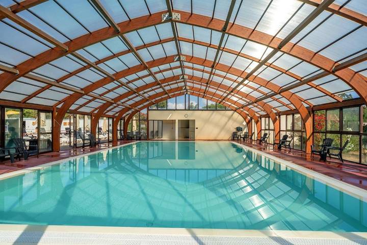 Location de vacances pour 2 personnes, avec piscine ainsi que jardin et bassin pour enfant, animaux acceptés à Castellare-di-Casinca