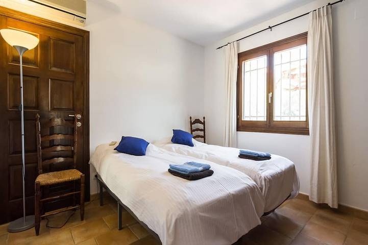 Location de vacances pour 6 personnes, avec jardin ainsi que terrasse et piscine à Murla - 2