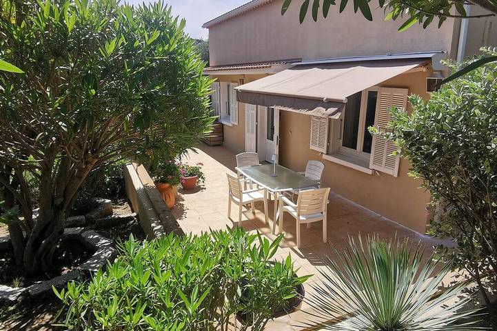 Appartamento vacanze per 4 persone, con piscina e giardino nonché balcone - 1