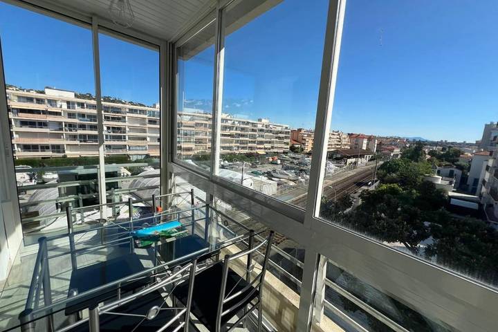 Gîte pour 4 personnes dans Office De Tourisme De Golf Juan - 2