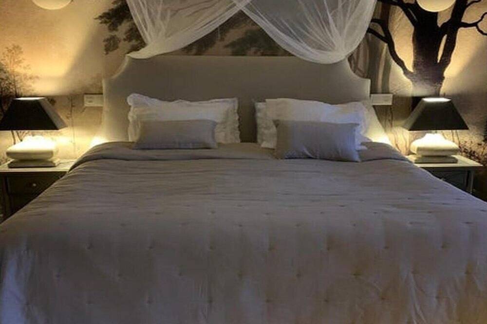 Privates Schlafzimmer in einer luxuriösen Villa, Budens in Budens, Faro Distrikt