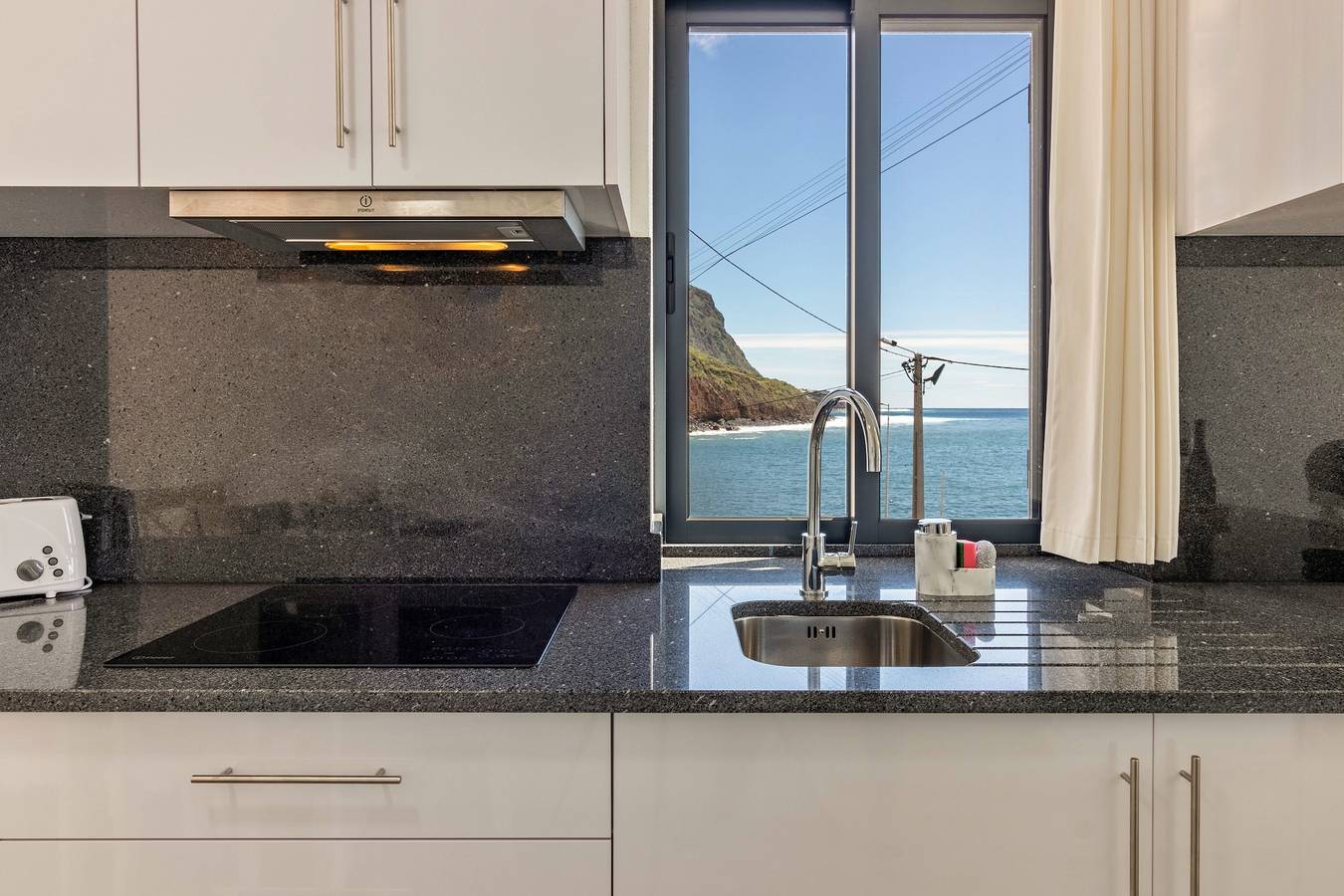 Vakantiehuis 'Casa Homem Do Mar' met zeezicht, balkon en Wi-Fi, foto 7