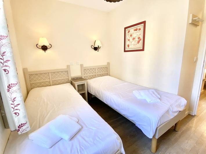 Location de vacances pour 6 personnes, avec terrasse et piscine, animaux acceptés à Mallemort - 4