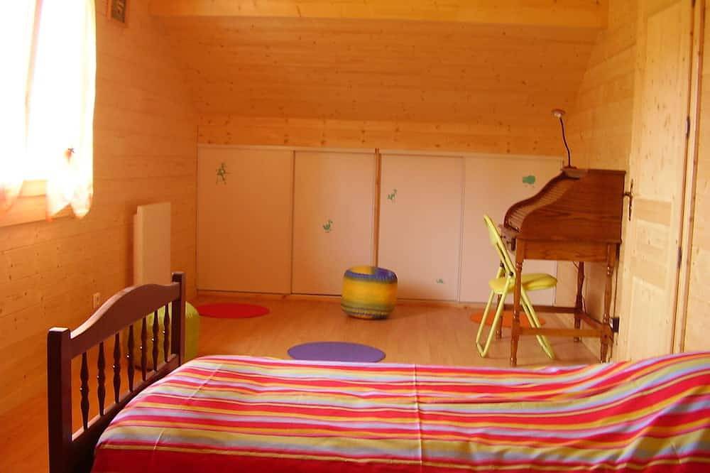 Chalet indépendant entiérement clos au pied de la forêt dans un hameau calme in Saint-Michel-sur-Meurthe, Saint-Dié-des-Vosges