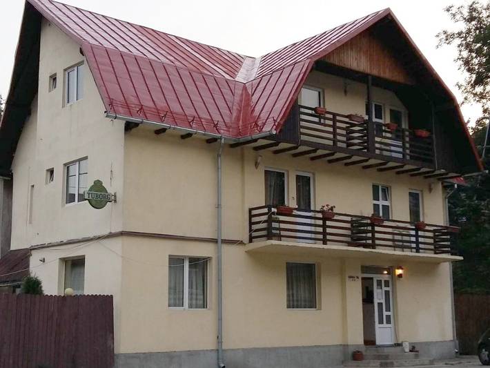 Gîte pour 2 personnes, avec terrasse et vue à Sinaia