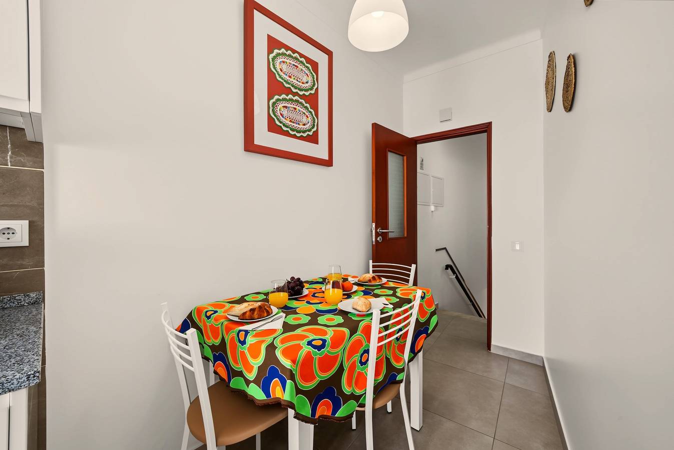 Holiday Home 'A Casa Da Velha' with Private Terrace, Wi-Fi and Air Conditioning in Alvor, Faro District