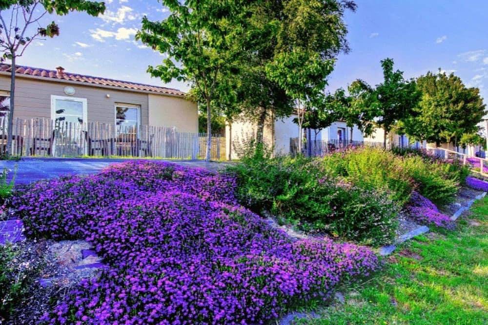 Camping 2 étoiles - ccbbdgg in Les Epesses, Loire Valley