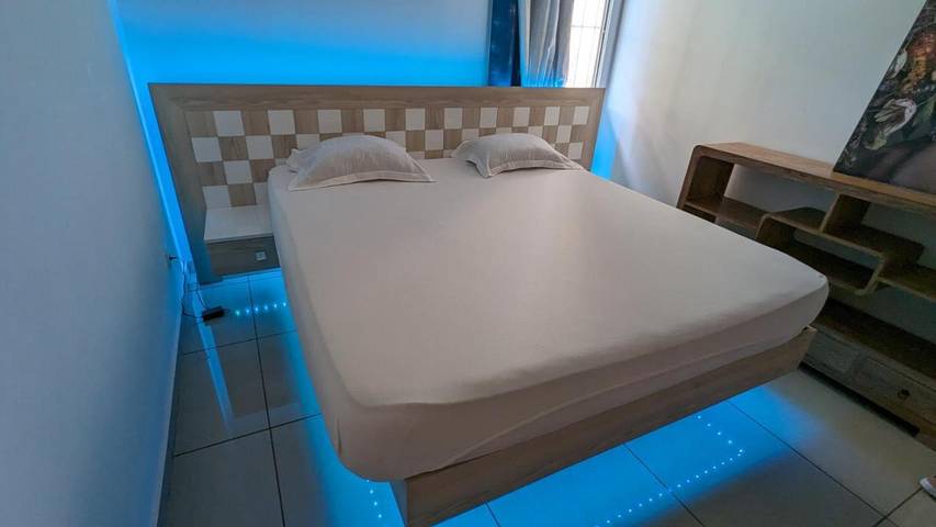 Gîte pour 6 personnes, avec piscine ainsi que terrasse et vue à Koungou - 3