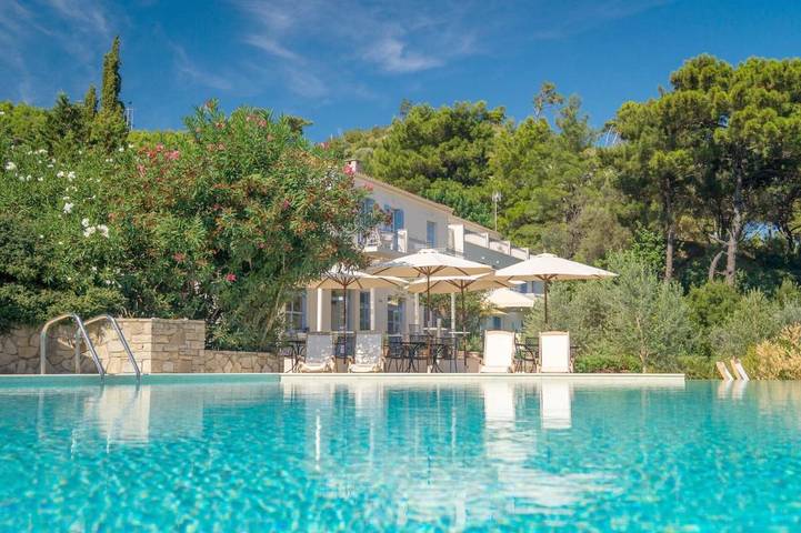 Hotel voor 2 personen, met zwembad en tuin - 1