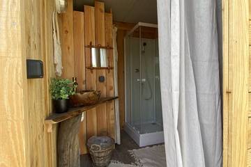 Camping pour 4 Personnes dans Thiel-sur-Acolin, Allier, Photo 2