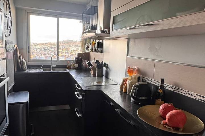 Appartement entier, Joli appartement 3 pièces avec piscine à Puteaux in Puteaux, Hauts-de-Seine