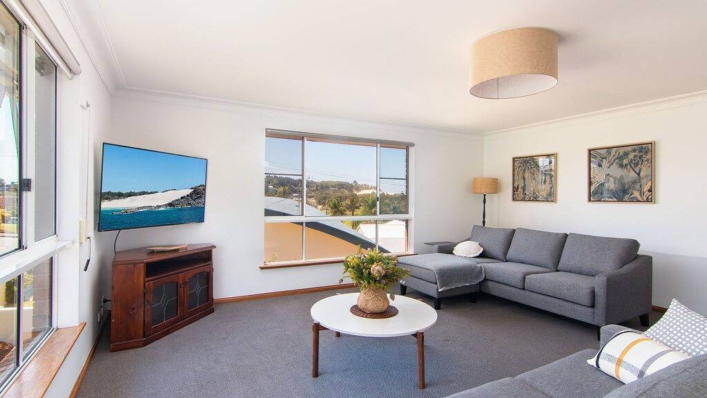 Holiday Home for 10 People in Forster, New South Wales
