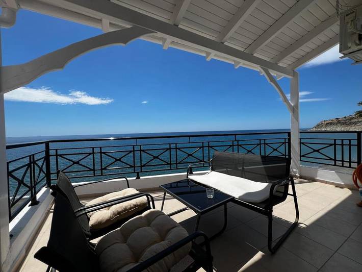 Gîte pour 4 personnes, avec vue et terrasse dans Myrtos